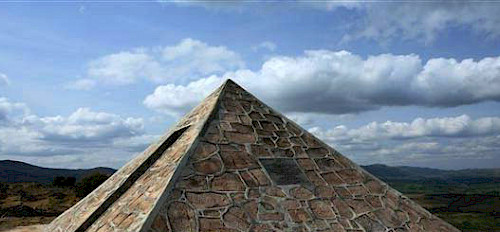 source of the nile monument on mount kikizi