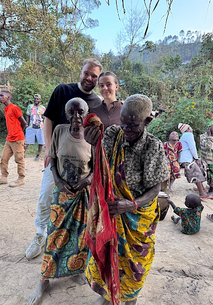 El pueblo batwa del bosque de Bwindi